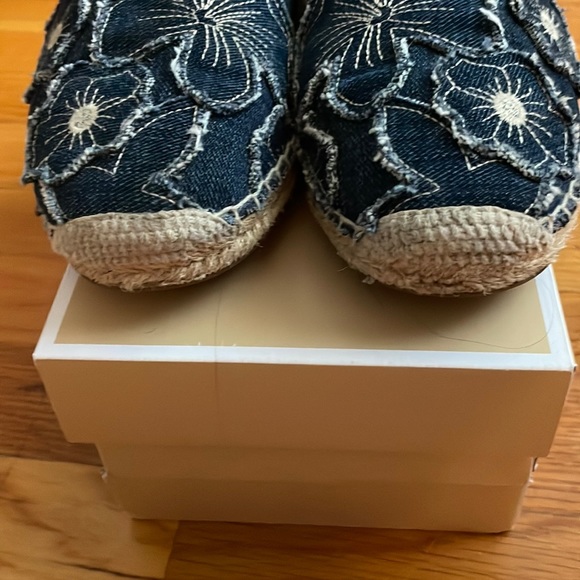 Michael Kors shoes - Picture 2 of 5